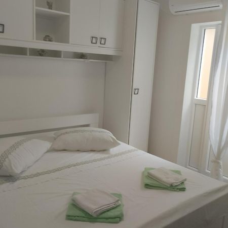 Soba Biondic Apartment Senj  Bagian luar foto